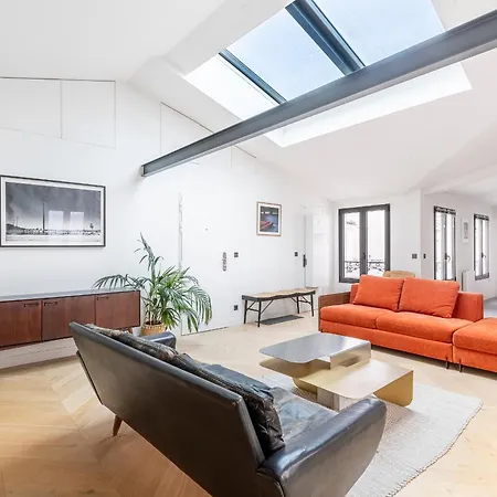 Appartamento Luxury Flat With Ac La-verrère-du-paradis Parigi